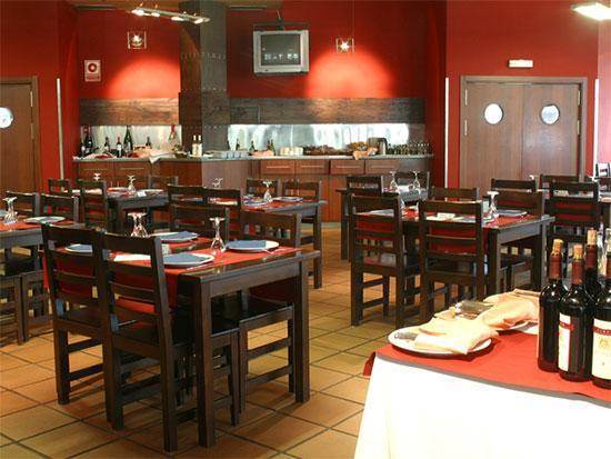 Hotel Silvota Lugo de Llanera Restaurant billede